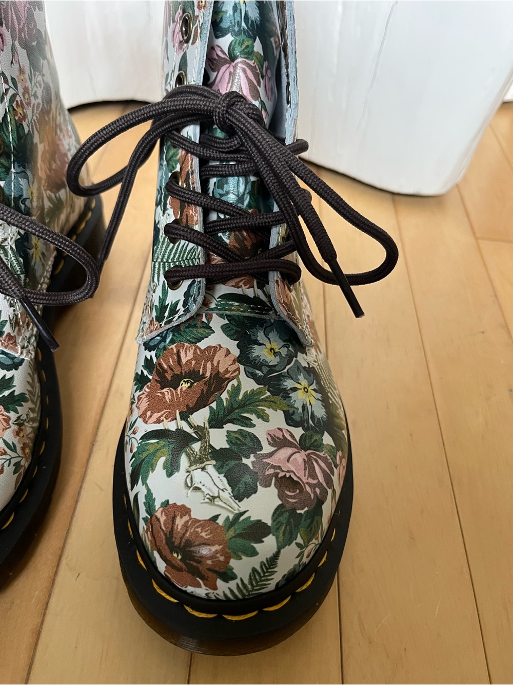 Dr. Martens English Garden 1460 Boots - Picture 4 of 9